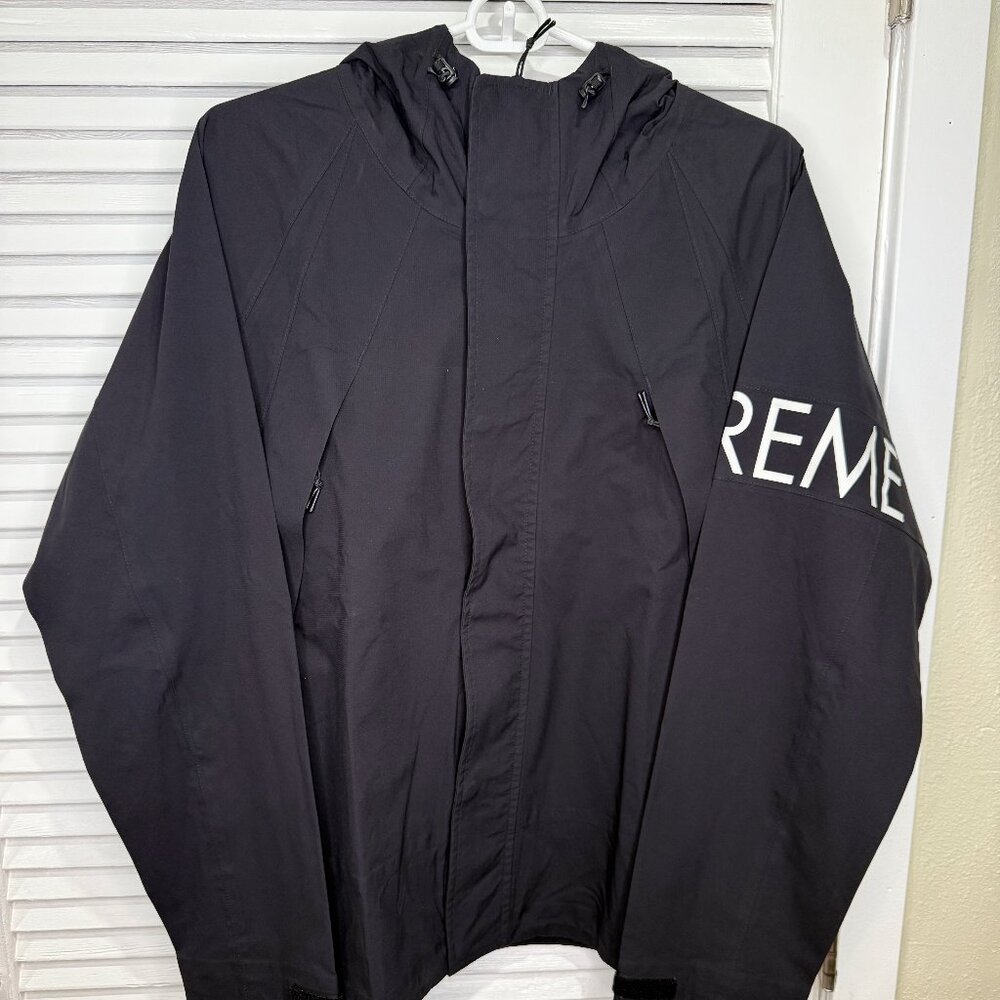 Supreme Apex Taped Seam Waterproof Jacket Small